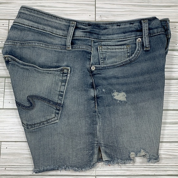 Silver Jeans Avery Short size 26 - Picture 6 of 8